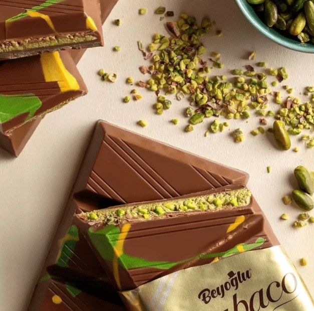 dubaco-crispy-kadayif-dubai-milk-chocolate-200g-grandturkishbazaar-4 Dubaco Dubai Chocolate Bar with Pistachio Cream & Kadayif Filling, 200g (7.05oz)