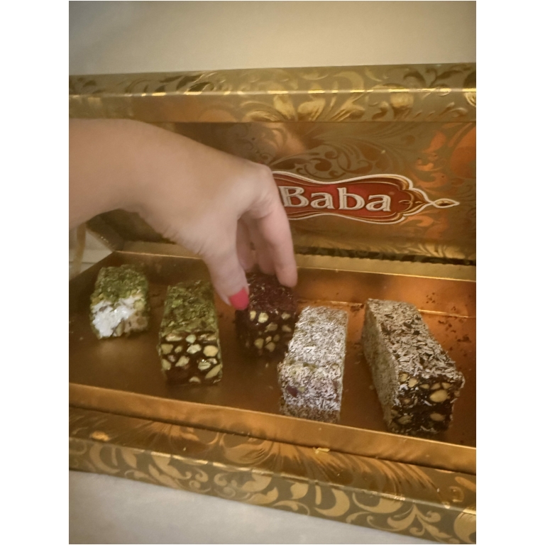 Click to view full screen Luxury Turkish Delight Box, 1750g - 61.73oz photo review