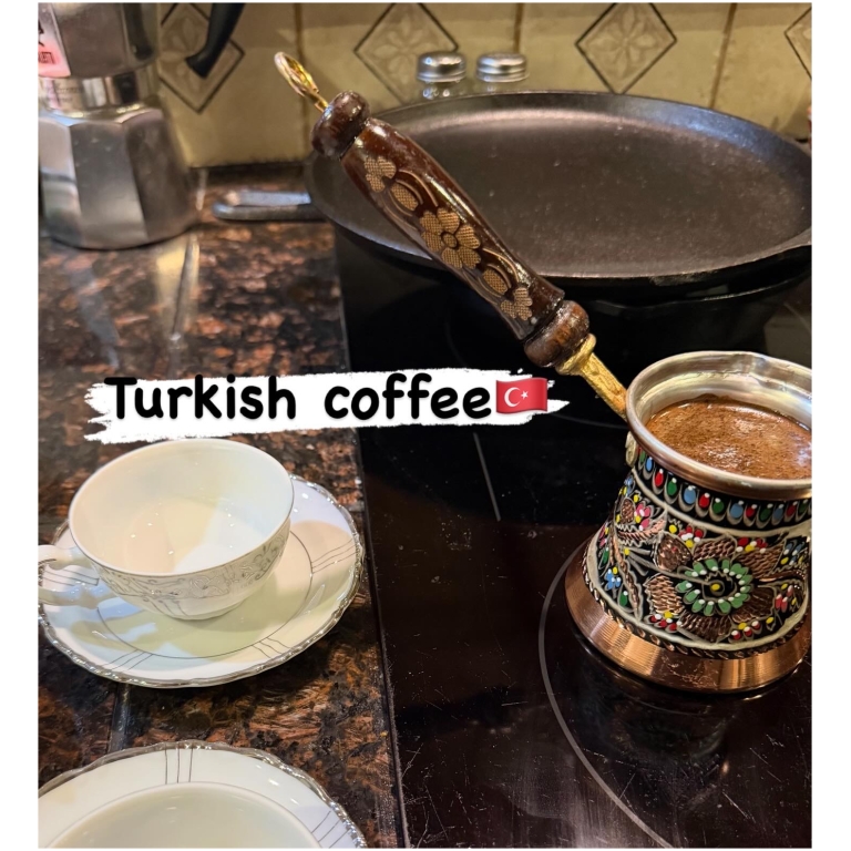 点击查看全屏 花卉雕刻铜制土耳其咖啡壶照片评测