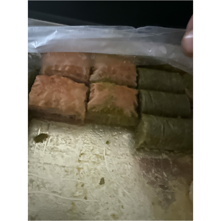 Assorted Baklava in Special Gift Box, 1 kg ( 2.20 lbs ) photo review
