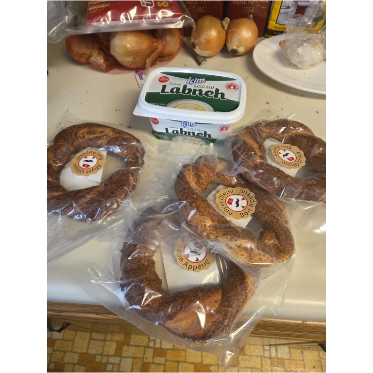 انقر لعرض ملء الشاشة Simit ، مراجعة صور الخبز التركي