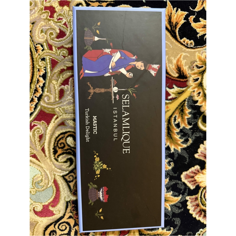 Click to view full screen Gold Sprinkled Turkish Delight with Mastic photo review