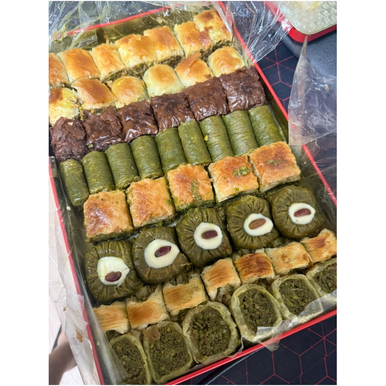 Click to view full screen Assorted Baklava in Metal Box, 2kg - 4.41lbs photo review